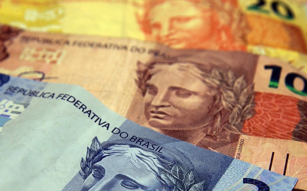 Endividamento e inadimplência crescem no país em agosto, diz CNC