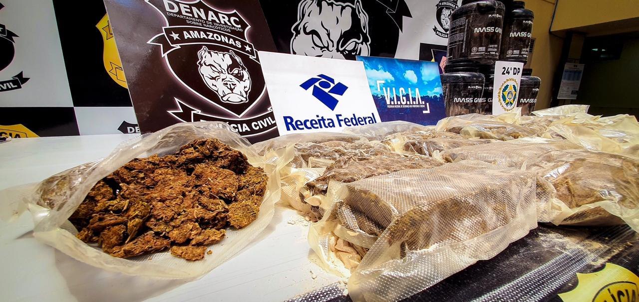 Polícia apreende 17kg de skunk em transportadora de Manaus 