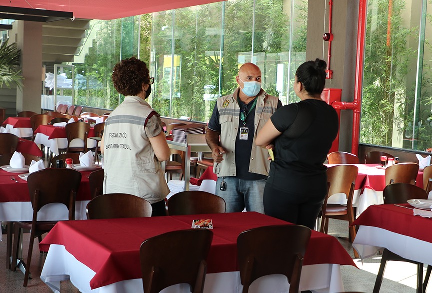 FVS fiscaliza restaurantes que não cumprem medidas contra a Covid-19