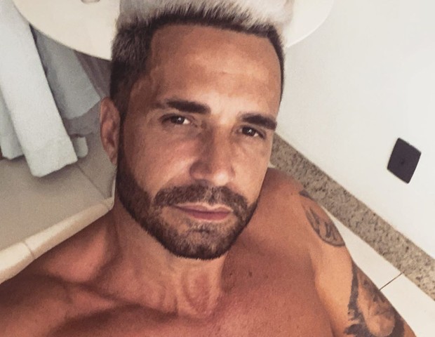 Latino e noiva testam positivo para Covid-19