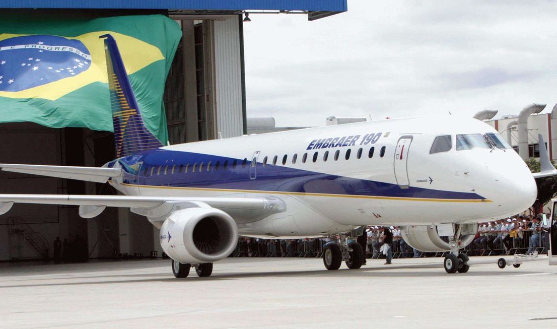 Após demissões, funcionários da Embraer entram em greve