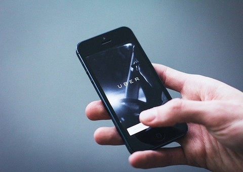 Uber pode pedir documento de passageiros para realizar corridas