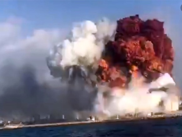 Carga com 4 toneladas de nitrato de amônia é encontrada no porto de Beirute