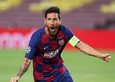 Messi anuncia que fica no Barcelona e diz que ama o clube 