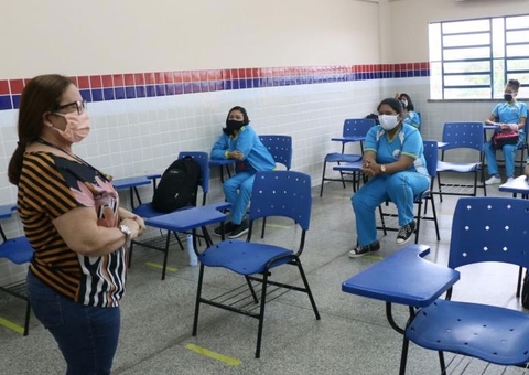 Justiça manda Seduc afastar profissionais em grupo de risco da Covid-19 