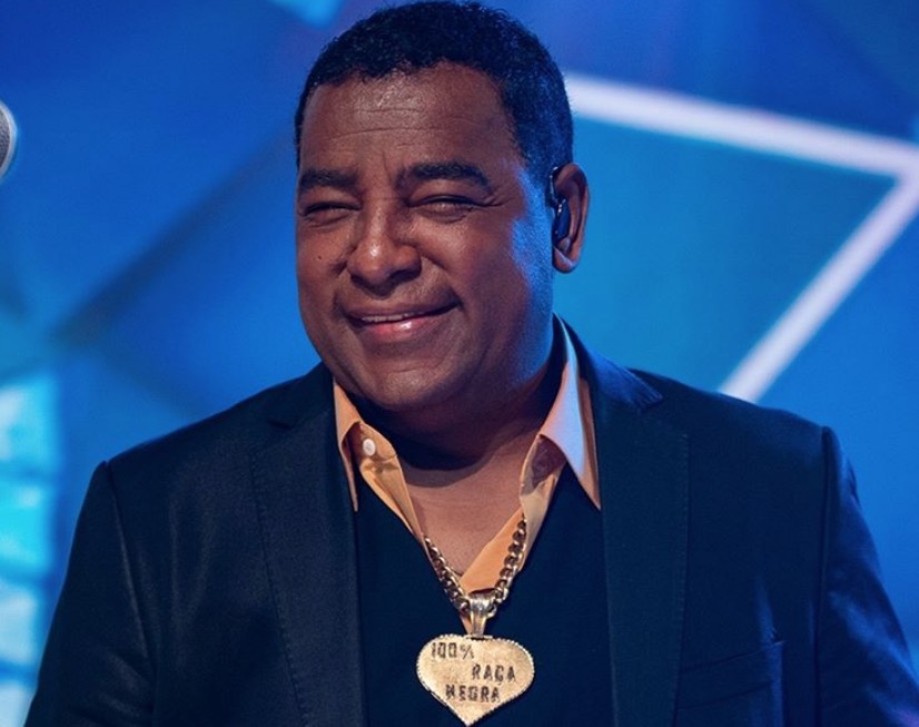 Vocalista do Raça Negra, Luiz Carlos passa por cirurgia plástica 