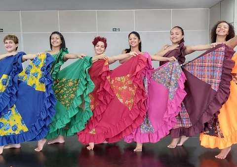 Balé Folclórico se apresenta no Teatro Amazonas neste sábado 