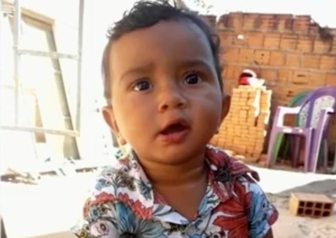 Bebê morre afogado em balde que mãe usava para passar pano na casa