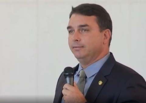 Justiça proíbe Globo de exibir caso ‘rachadinha’ de Flávio Bolsonaro 