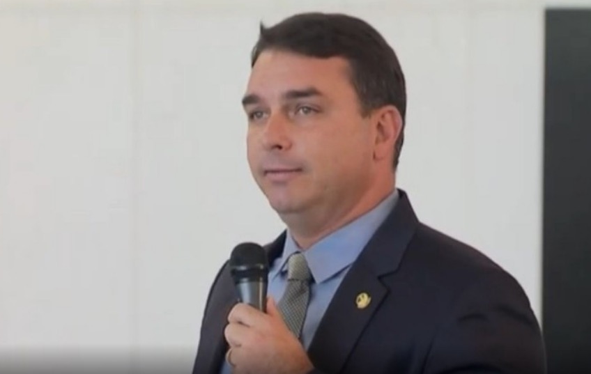 Justiça proíbe Globo de exibir caso ‘rachadinha’ de Flávio Bolsonaro 