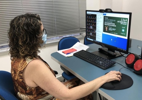 Servidores participam de curso on-line sobre sistema previdenciário