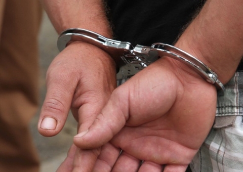 Homem se dá mal ao tentar assaltar ônibus com arma de brinquedo em Manaus