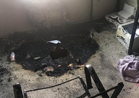 Mulher pega fogo após passar álcool em gel no corpo e acender incenso