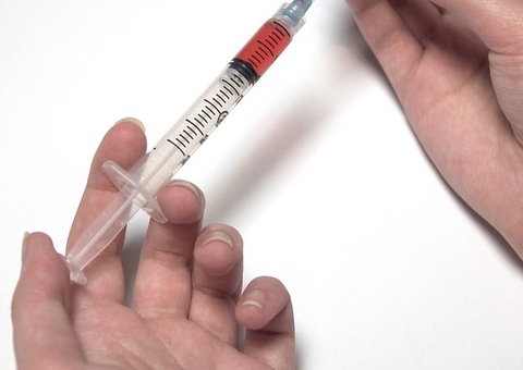 Covid: Vacinação no Brasil em massa deve ocorrer na metade de 2021