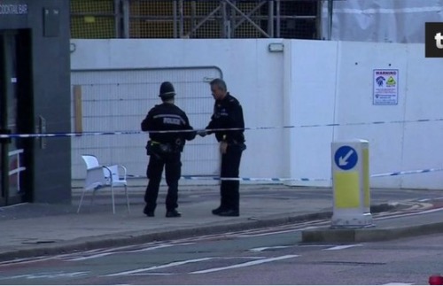 Homem morre e sete pessoas são esfaqueadas em noite sangrenta nos EUA