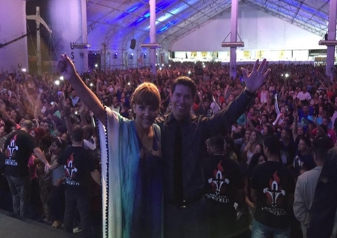 Cinco igrejas de Flordelis fecham após fiéis abandonarem ministério