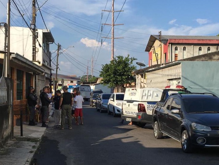 Homem é encontrado morto dentro da própria casa em Manaus