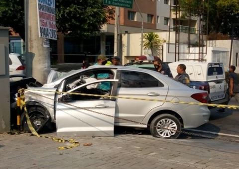 Homem morre e mulher fica ferida em acidente gravíssimo em Manaus 