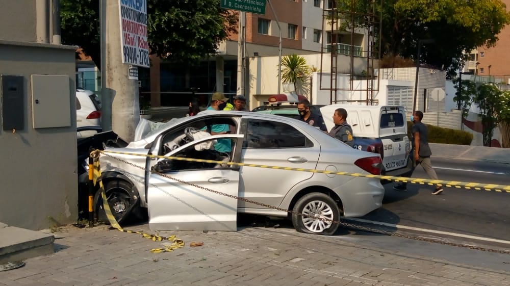 Homem morre e mulher fica ferida em acidente gravíssimo em Manaus 