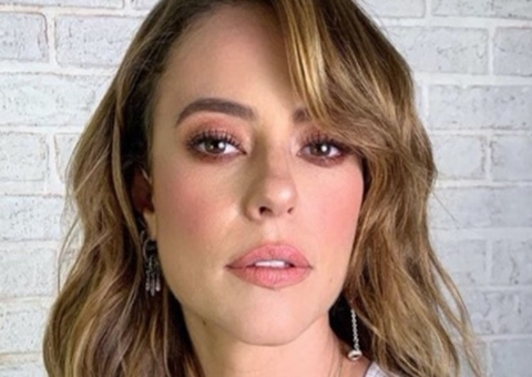 Paolla Oliveira dá close em parte íntima e deixa seguidores babando