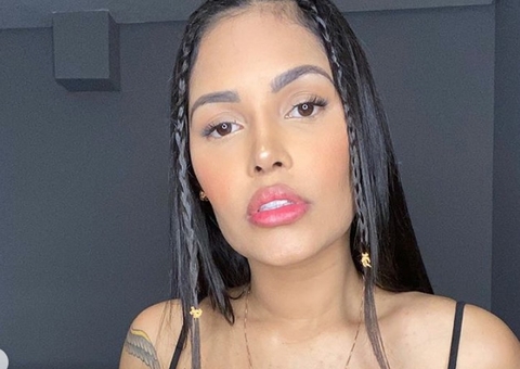 Fã tatua rosto de ex-bbb Flayslane; veja como ficou