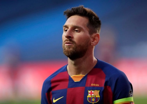 Messi se reapresenta ao Barcelona após tentativa frustrada de saída