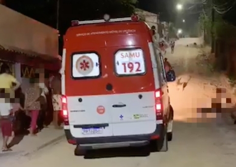 Ensanguentado, homem é espancado e encontrado jogado na rua em Manaus