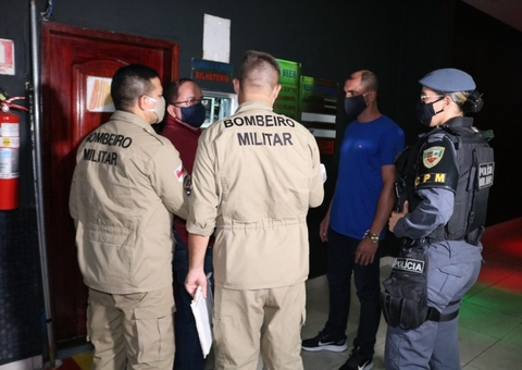 Fiscalização fecha 8 bares durante operação no fim de semana em Manaus