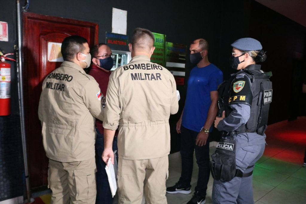Fiscalização fecha 8 bares durante operação no fim de semana em Manaus