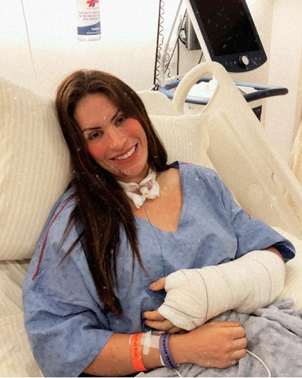 Médica picada por cobra jararaca em cachoeira deixa UTI 