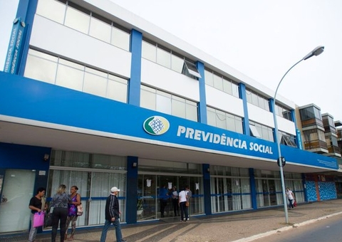 Servidores do INSS fazem greve pra evitar retorno de atendimento presencial