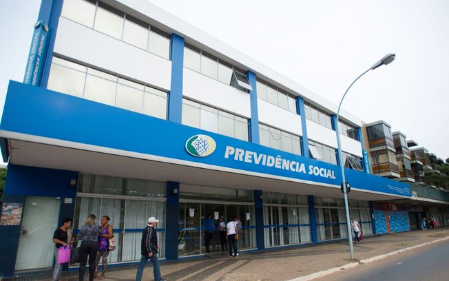 Servidores do INSS fazem greve pra evitar retorno de atendimento presencial