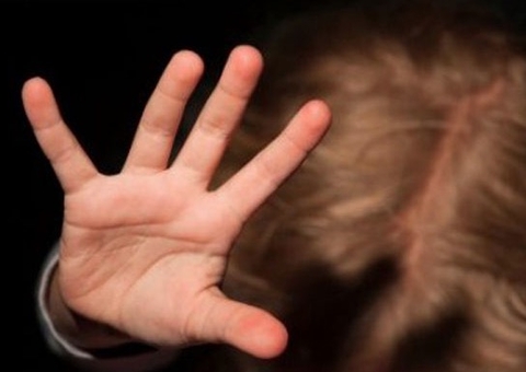 Menina de 7 anos é estuprada e recebe R$ 5 para ficar em silêncio