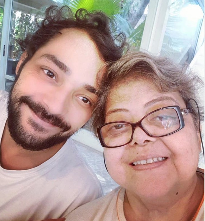Morre mãe do humorista Eduardo Sterblitch 