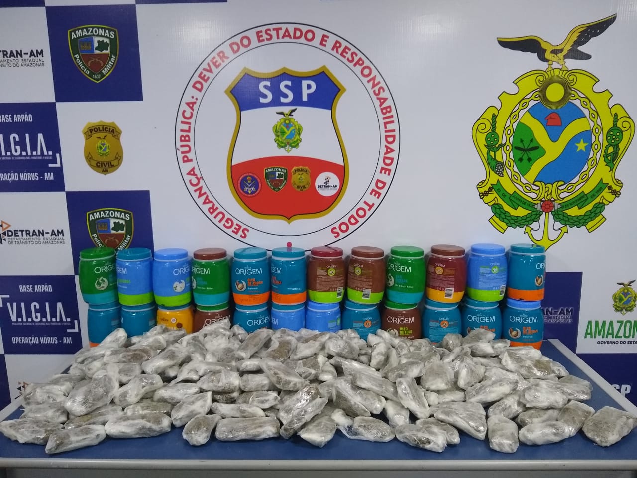 Mulheres são presas com drogas escondidas em potes de creme no Amazonas