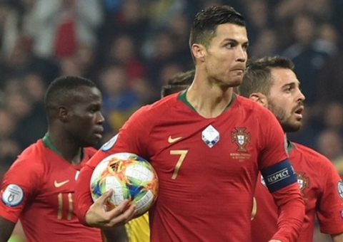 Com centésimo gol de Cristiano Ronaldo, Portugal vence a Suécia