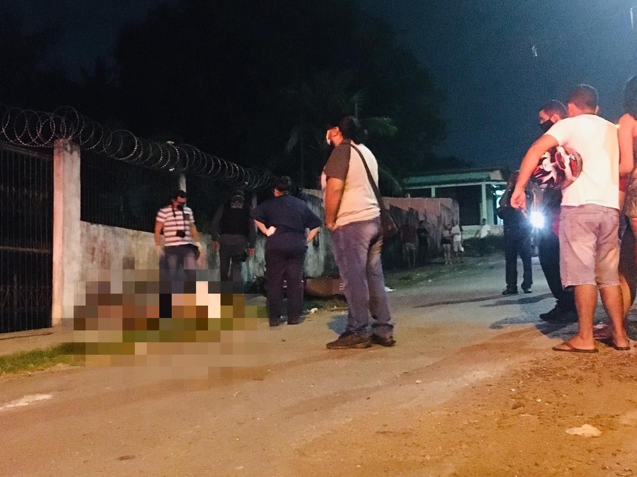 Jovem perde controle da moto, bate em muro e morre em Manaus
