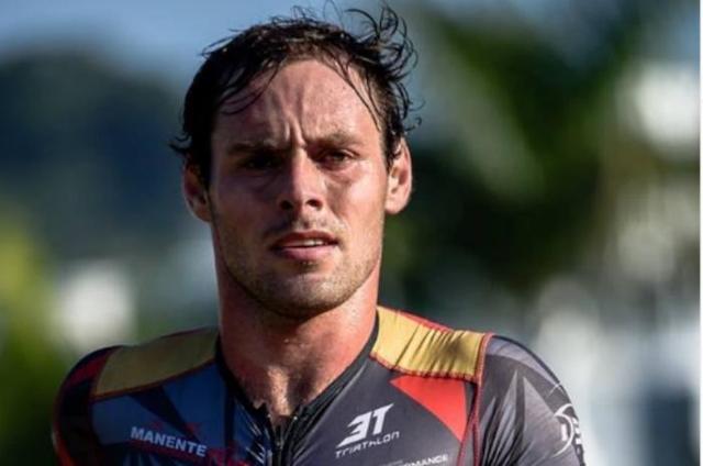 Triatleta Felipe Manente sofre mal súbito e morre durante treino de natação