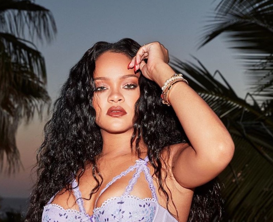 Rihanna é flagrada com machucados no rosto e preocupa fãs