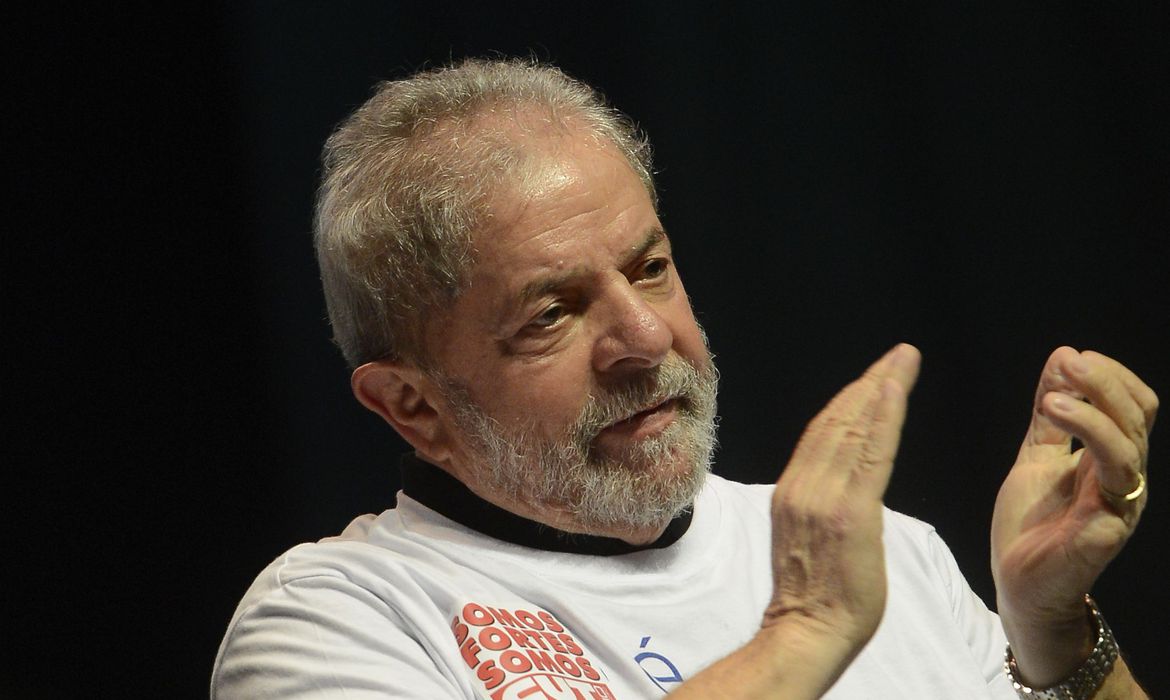 Lula viaja à Argentina para encontro com presidente e chefes de estados 