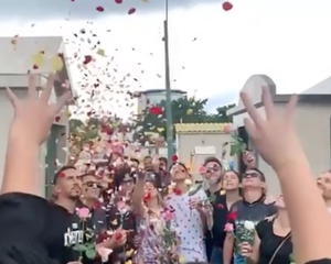 Eleitor de Manaus é sensível e chora. Quem sabe capitalizar isso, vence