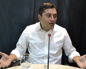 Vacina contra Covid: Governador do Amazonas teme virar jacaré