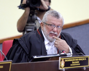 'In Aristóteles Thury we trust'