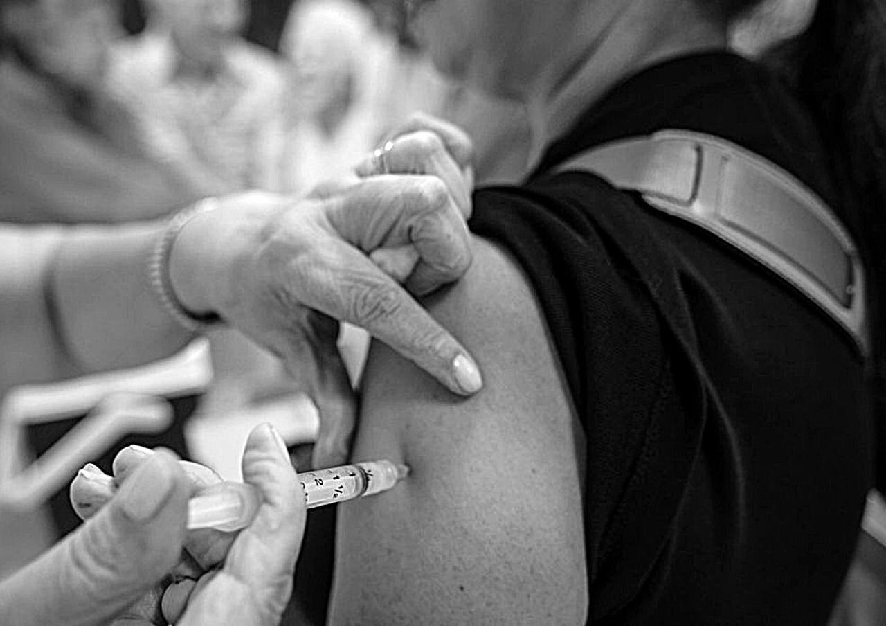 O vai-e-vem de decisões judiciais sobre vacinação em Manaus é um erro grave