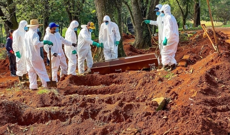 Mortes por Covid 19 crescem no Amazonas, mas só quando a FVS abre o armário