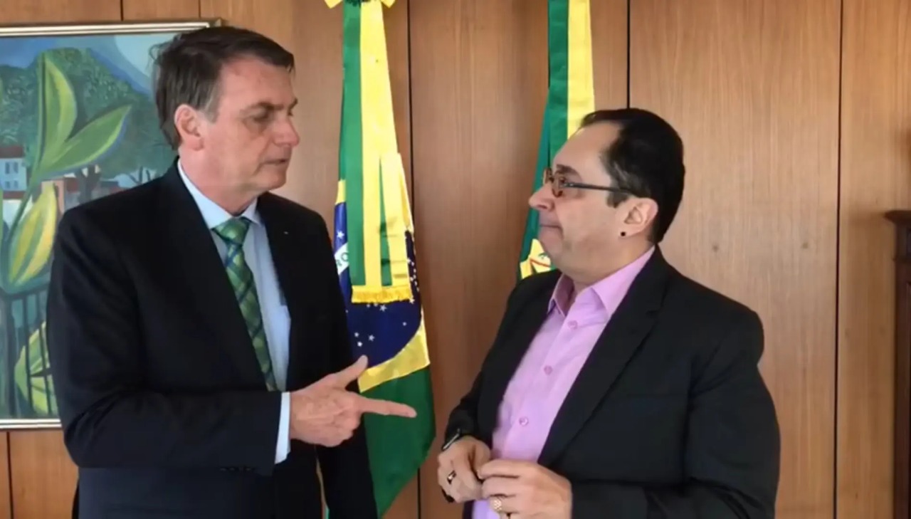 Bolsonaro, a vítima da vez. Bem feito? Nem tanto…