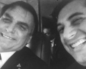 Na sua agonia, Bolsonaro invoca Deus, mas prega o ódio