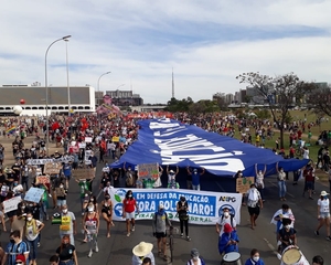 Protesto da oposição foi pífio. Bolsonaro é mais eficiente na mobilização de seus 'imbroxáveis'  
