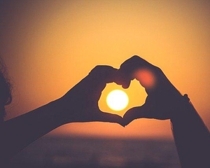 O mais afetuoso abraço na eterna namorada