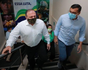 Governador do Amazonas se autoincrimina ao elogiar desempenho de Pazuello na pandemia